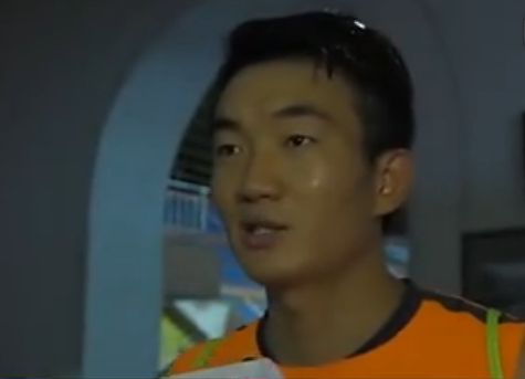 而品牌不仅邀约国际级摄影大师亲自为天后操刀摄影，现场更准备数百件衣服及昂贵的饰品，大阵仗显示天后尊贵的魅力。