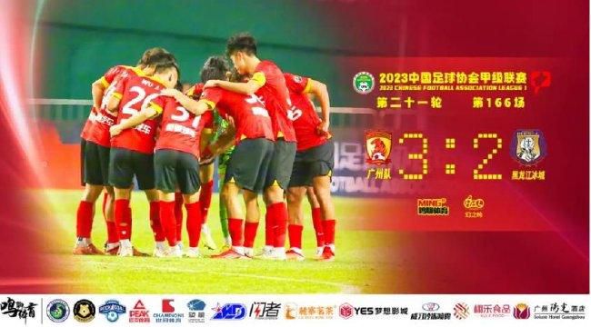 凯蒂·派瑞悉尼街头骑车休闲 29岁生日感谢歌迷 2013-10-28 当地时间10月27日,澳洲悉尼,凯蒂·派瑞身穿休闲装,骑车散心,还与朋友们聊天逛街,非常惬意。