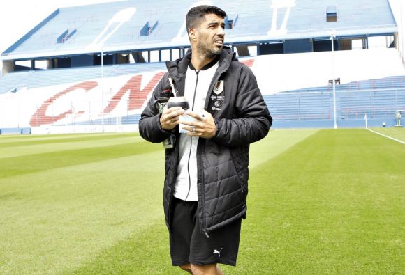 比如，空降音乐节扩大IP在年轻乐迷中的影响力，走进宠物博览会吸引爱宠人士关注，推出多城快闪，借助当下潮玩热在线下进一步提升热度，扩大“史迪奇”消费受众……不只《星际宝贝》。
